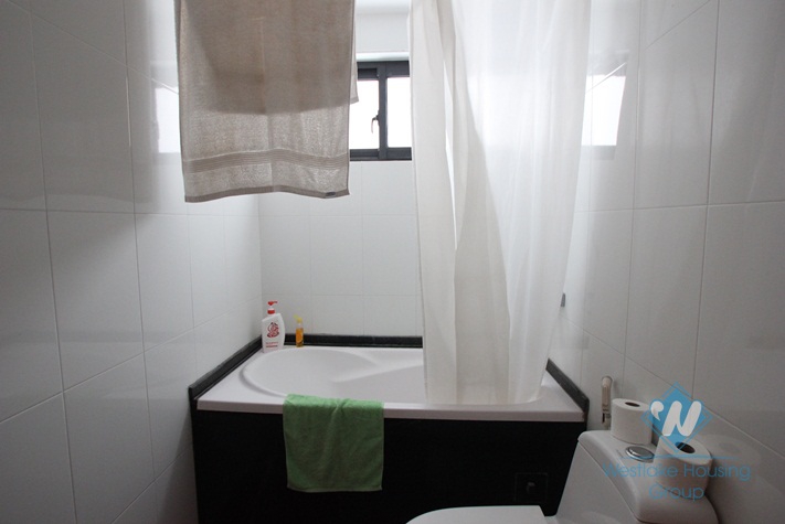 Lake view 2 bedroom apartment for lease in Tay Ho district, Hanoi